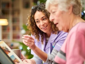 How to Talk to a Parent with Early Dementia